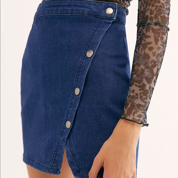 Free People Notched Denim Mini Skirt #39N - Picture 4 of 8